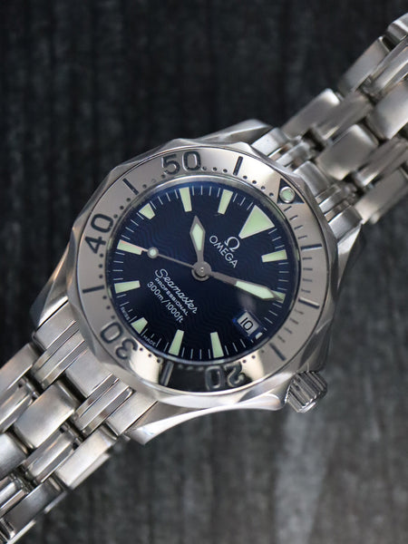 38700: Omega Ladies Seamaster 300, Quartz, Ref. 2285.80.00