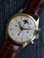 37927: Universal Geneve 14k Tri-Compax Moonphase, Ref. 522100-1
