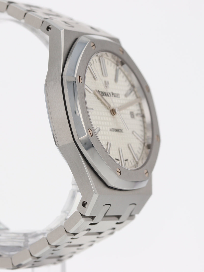 39178: Audemars Piguet Stainless Steel Royal Oak , Ref. 15400ST, 2014 Full Set