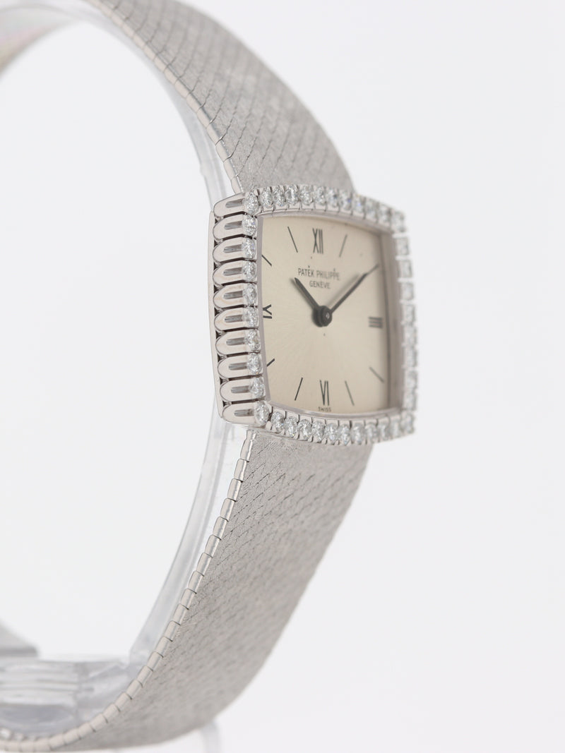 39371: Patek Philippe Vintage 18k White Gold Wristwatch, Ref. 3353, Manual