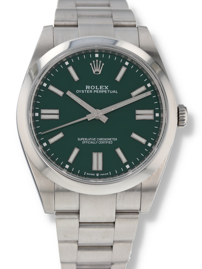 39689: Rolex Oyster Perpetual 41, Ref. 124300, 2022 Full Set