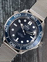 39787: Omega Seamaster 300M James Bond 60th Anniversary, Ref. 210.30.42.20.03.002, 2023 Full Set