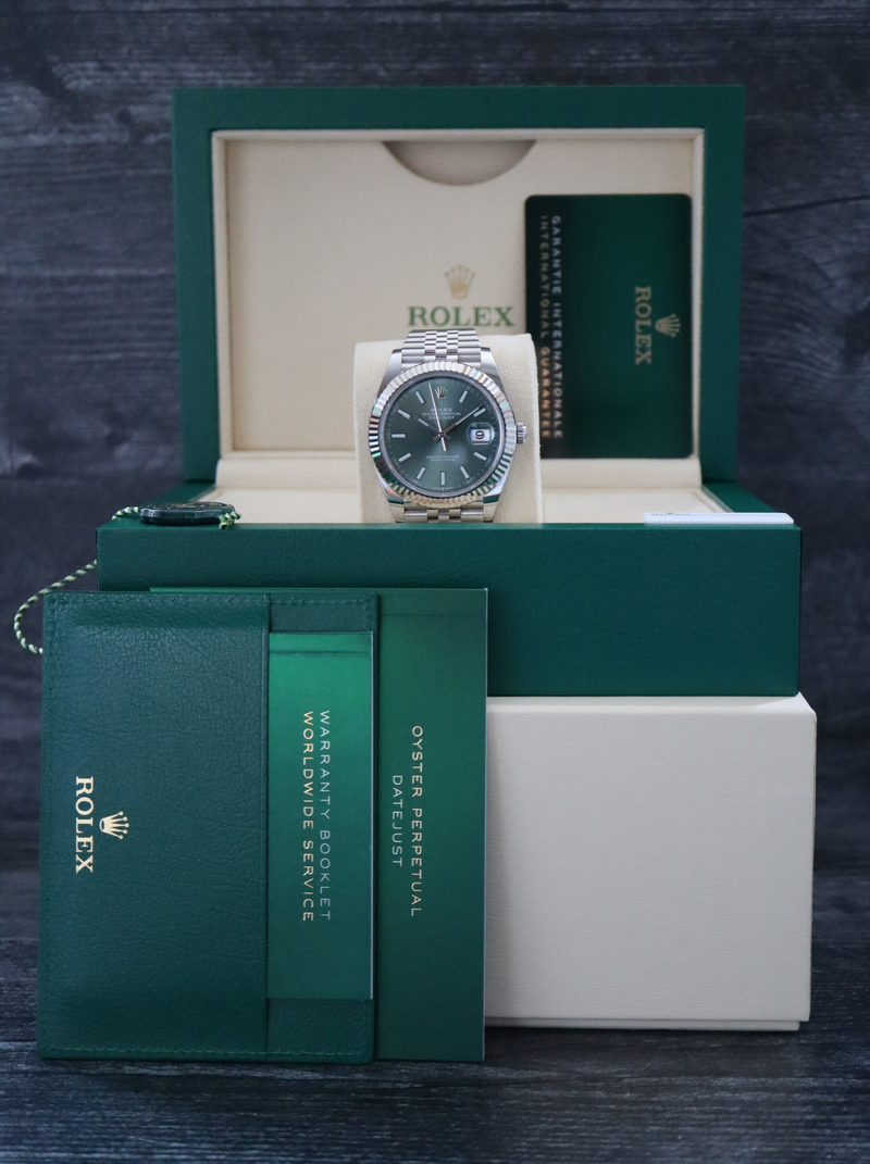 39833: Rolex Datejust 41, Ref. 126334, 2022 Full Set