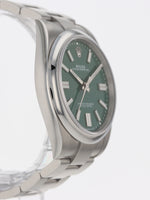 39893: Rolex Oyster Perpetual 41, Ref. 124300, 2022 Full Set