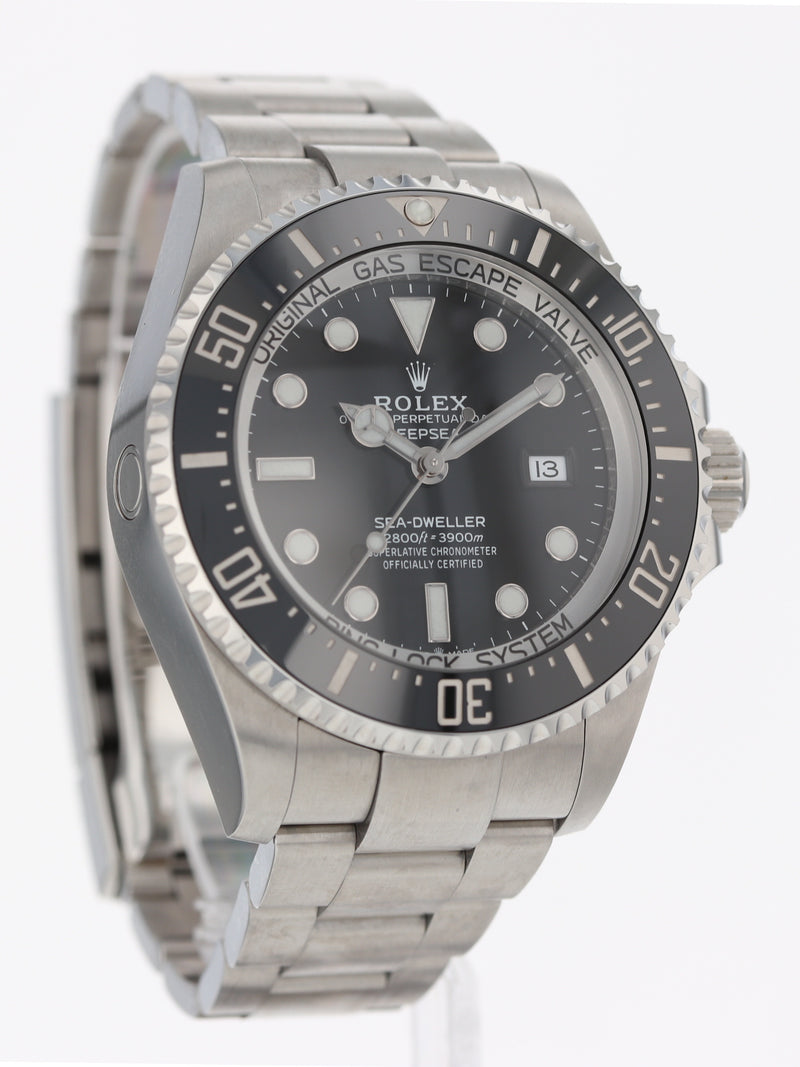 39939: Rolex DeepSea Sea-Dweller, Ref. 126660, 2020 Full Set