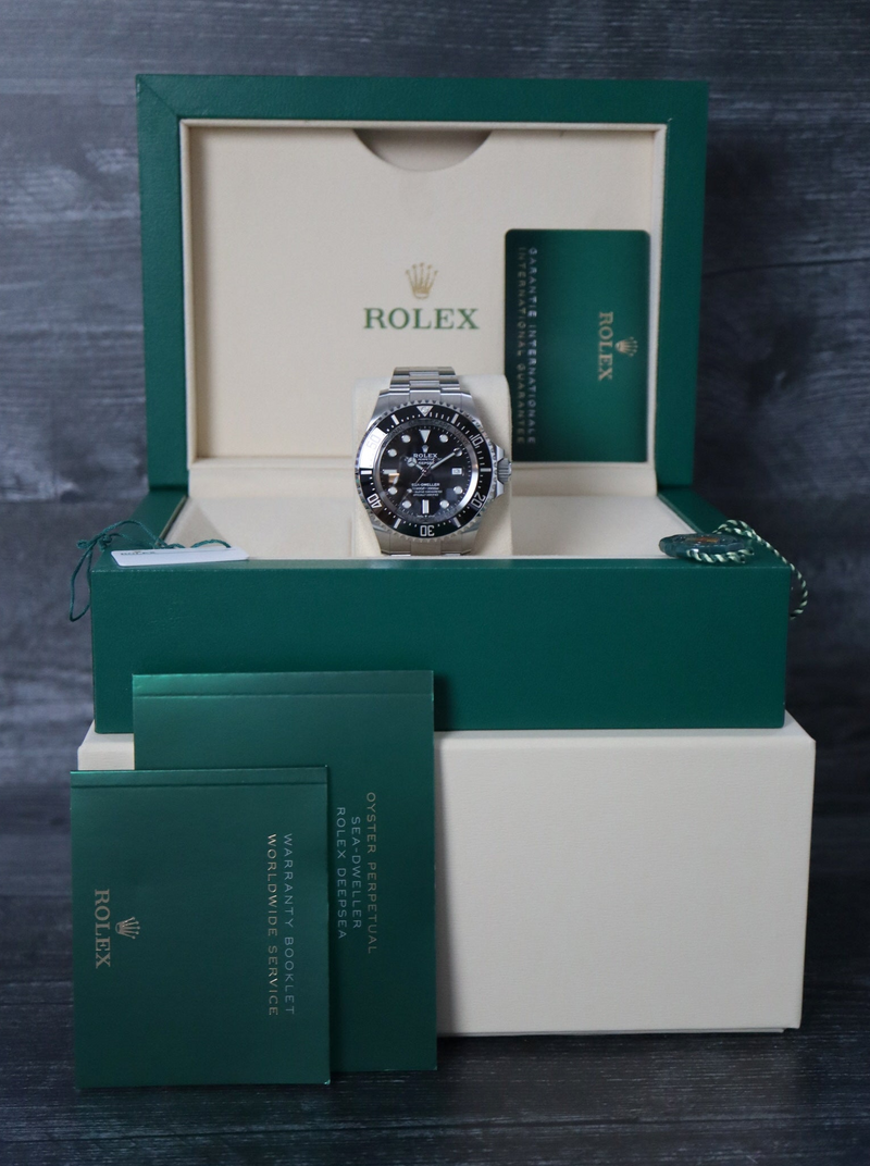 39939: Rolex DeepSea Sea-Dweller, Ref. 126660, 2020 Full Set