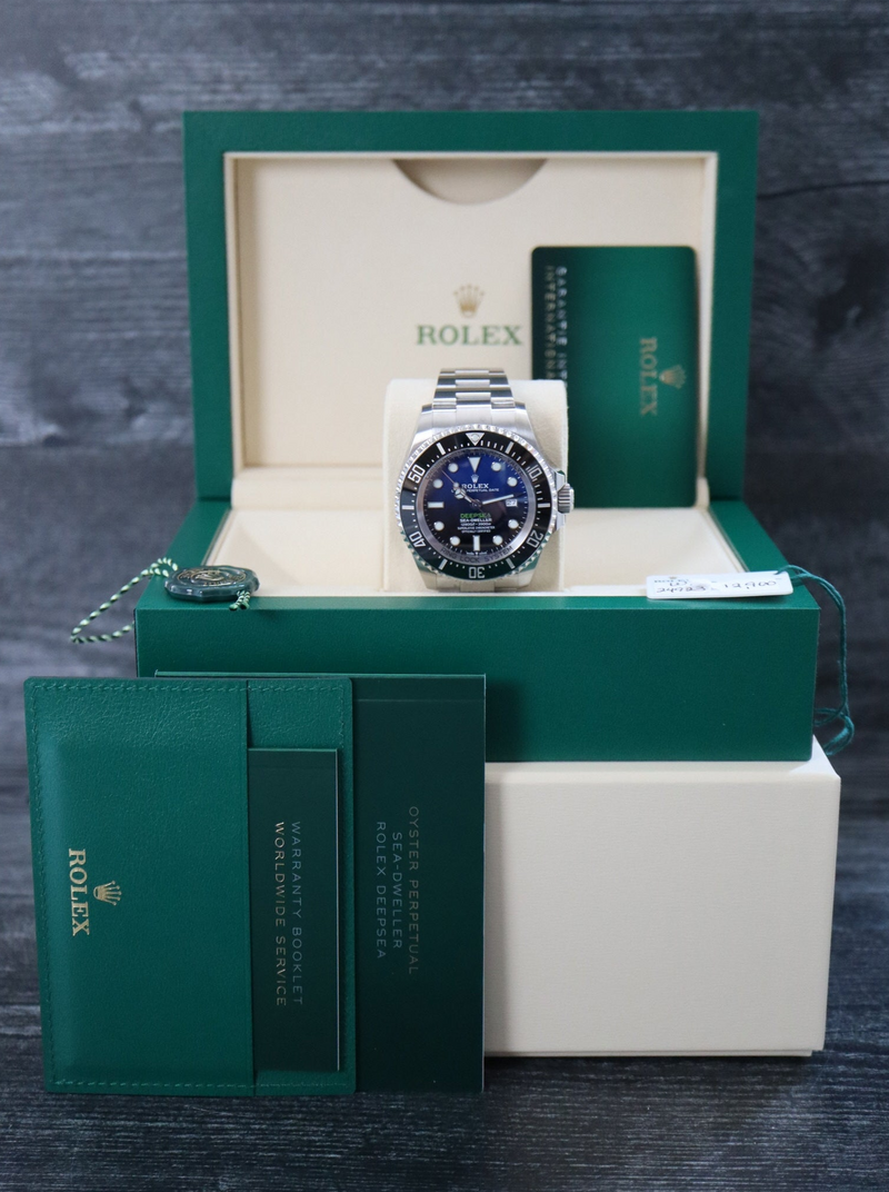 39971: Rolex DeepSea Sea-Dweller, Ref. 126660, 2021 Full Set