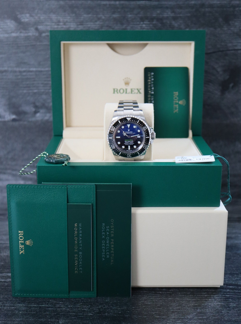 39971: Rolex DeepSea Sea-Dweller, Ref. 126660, 2021 Full Set 39971: Rolex DeepSea Sea-Dweller, Ref. 126660, 2021 Full Set