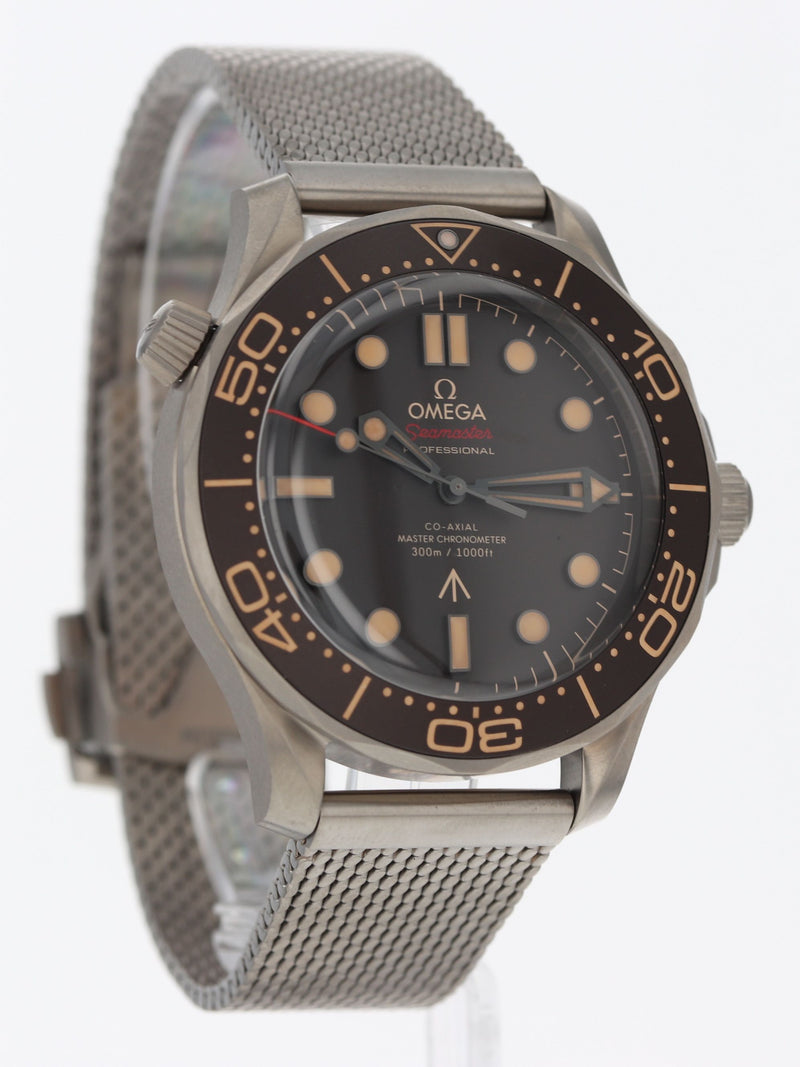 41171: Omega Titanium Limited Edition Seamaster 007, Ref. 210.90.42.20.01.001, 2023 Full Set. UNWORN