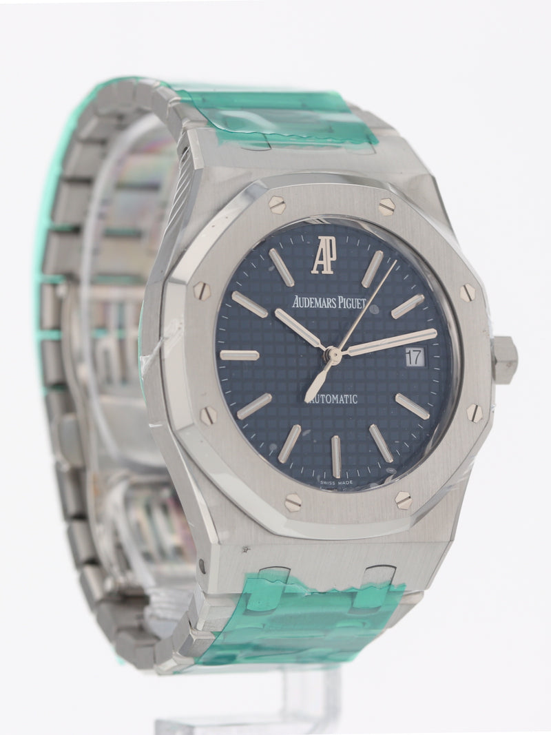 40245: Audemars Piguet Royal Oak, Ref. 15300ST, 2025 Service Box and Papers, 2011 Archive Papers