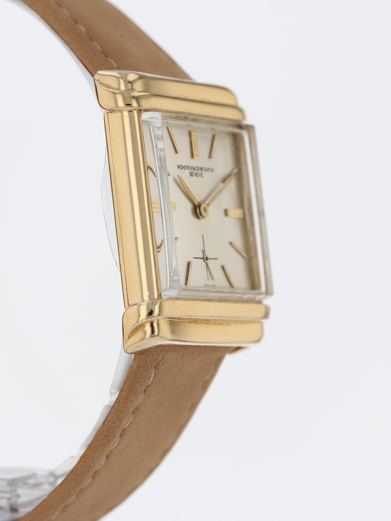 40340: Vacheron Constantin Vintage Wristwatch, Circa 1945