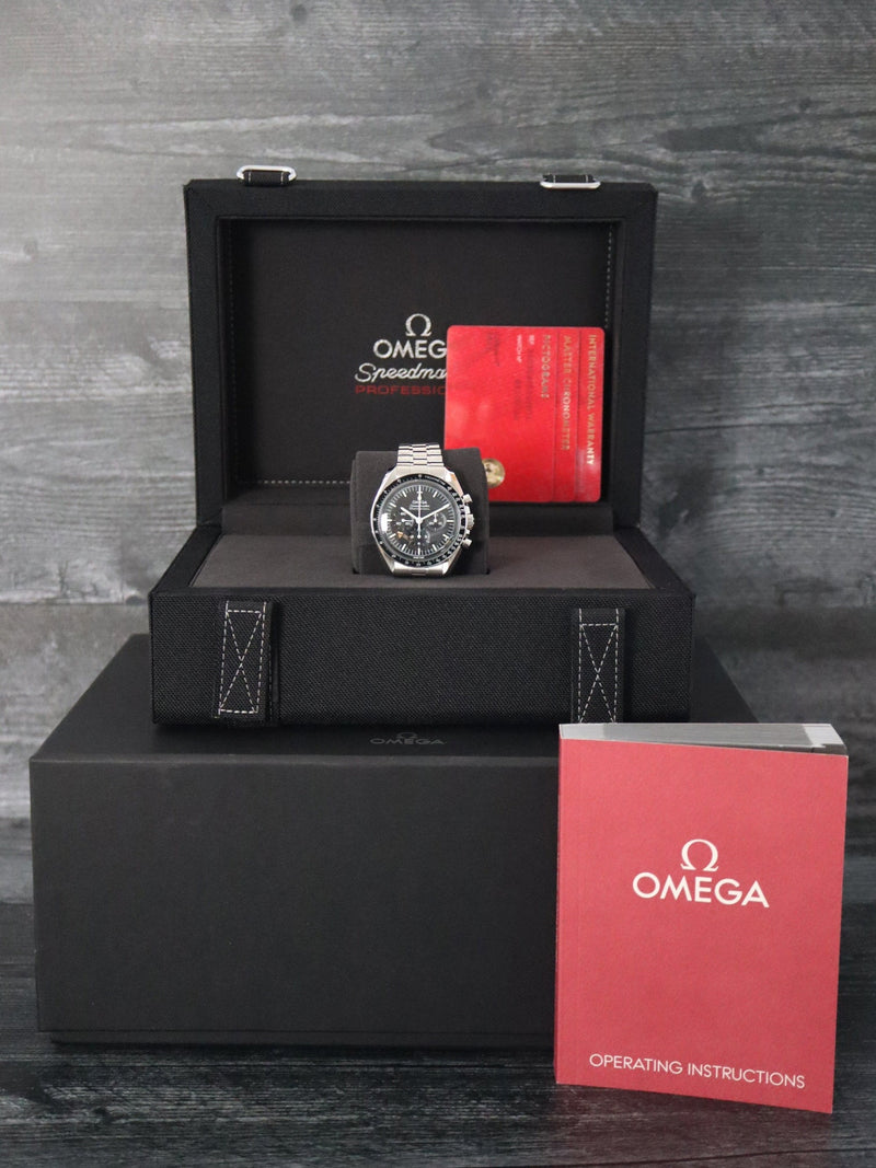 40471: Omega Speedmaster Moonwatch, Manual, Ref. 31030425001001, 2024 Full Set UNWORN