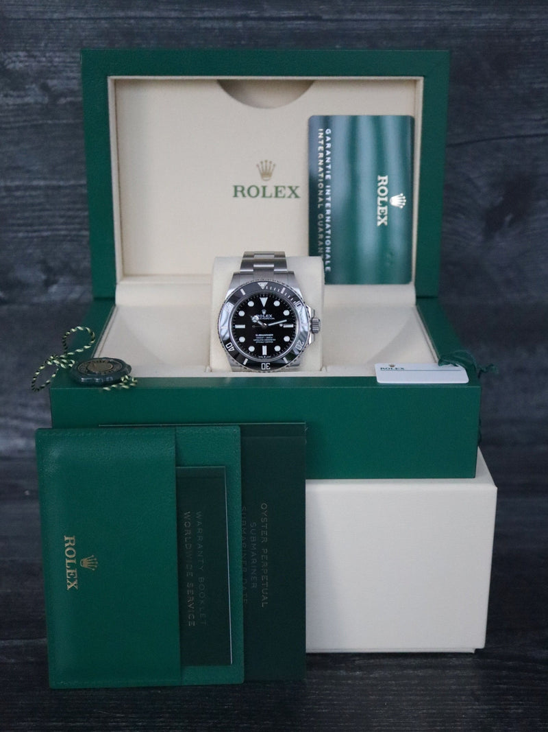 40546: Rolex Submariner "No Date", Ref. 124060, 2021 Full Set LIKE NEW