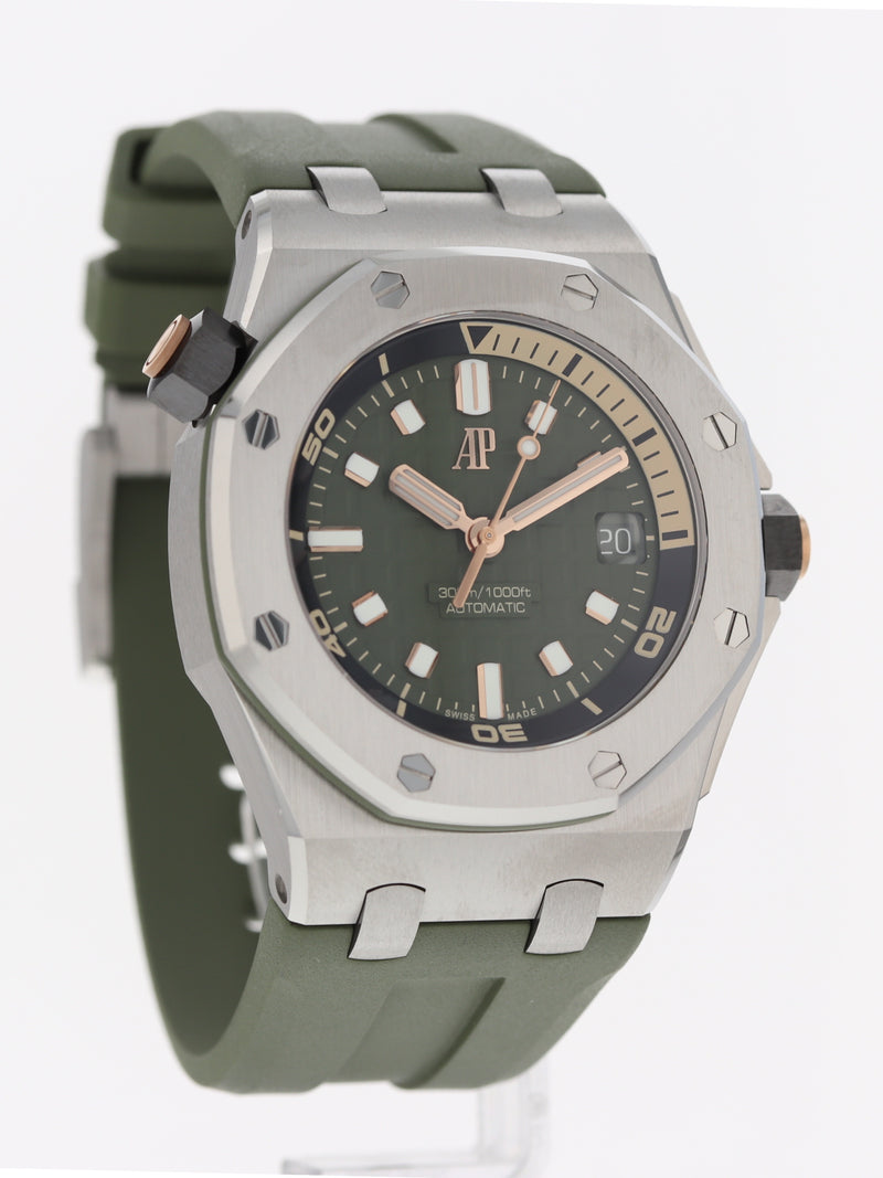 40583: Audemars Piguet Royal Oak Offshore Diver, Ref. 15720ST, 2023 Full Set