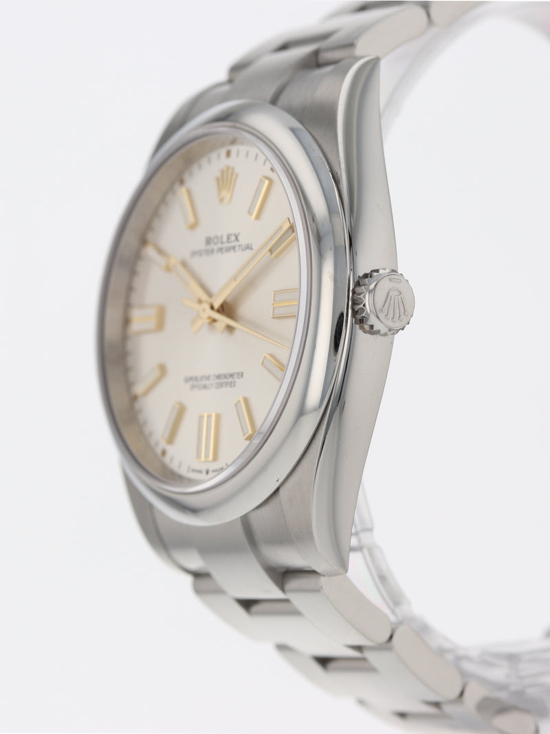 40716: Rolex Oyster Perpetual 41, Ref. 124300, 2024 Full Set