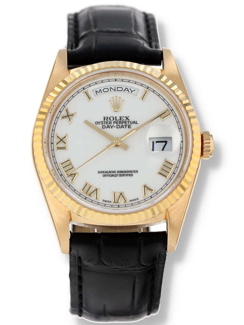 41090: Rolex 18k Day-Date, Ref. 18238, 2025 Service Card and Box