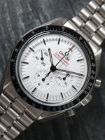 41069: Omega Speedmaster Moonwatch, Ref. 310.30.42.50.04.001, 2025 Full Set LIKE NEW