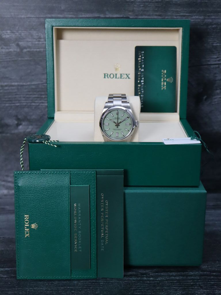 41131: Rolex Oyster Perpetual 41, Ref. 134300, 2025 Full Set LIKE NEW