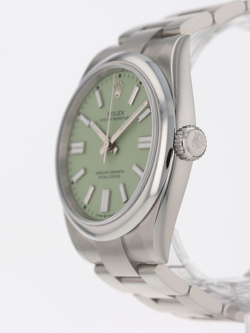 41131: Rolex Oyster Perpetual 41, Ref. 134300, 2025 Full Set LIKE NEW
