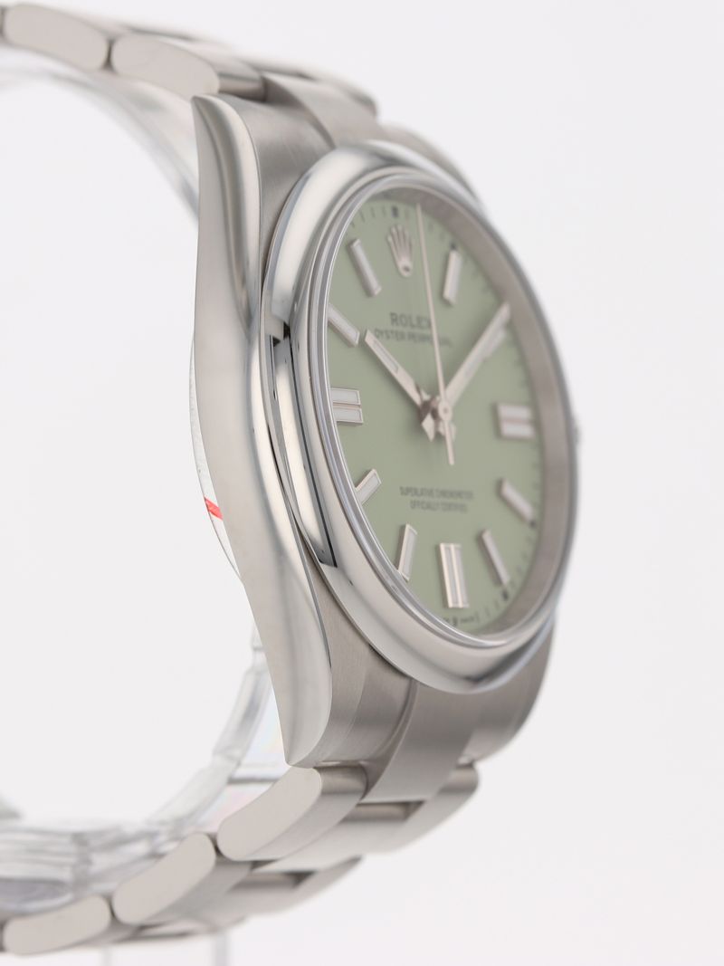 41131: Rolex Oyster Perpetual 41, Ref. 134300, 2025 Full Set LIKE NEW