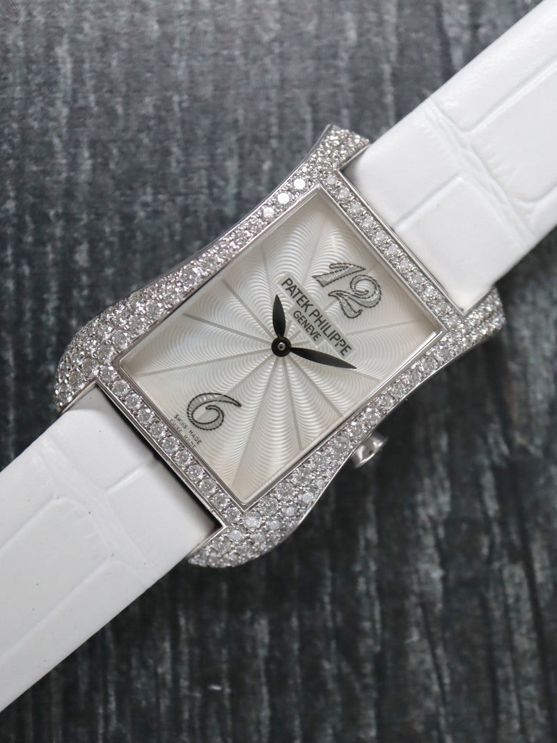 J40984: Patek Philippe 18k White Gold Gondolo Serata, Ref. 4972, Quartz