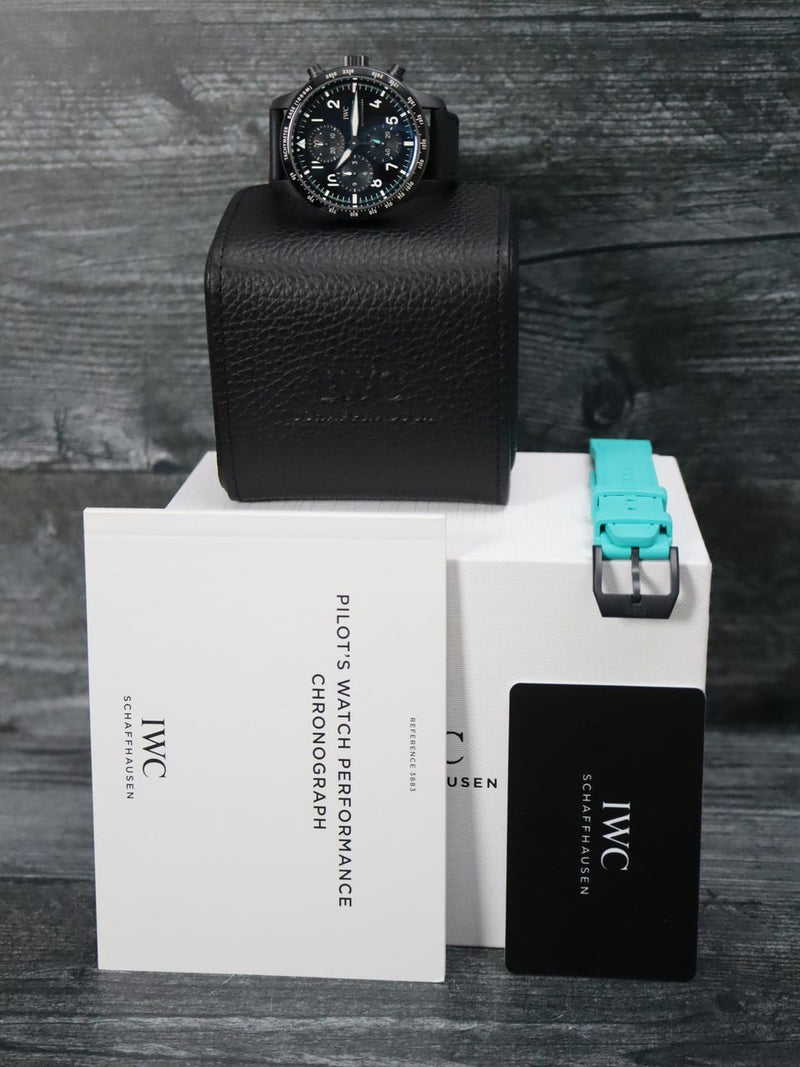41075: IWC Pilot’s Watch Performance Chronograph 41 Mercedes-AMG PETRONAS Formula One™ Team, 2025 Full Set LIKE NEW
