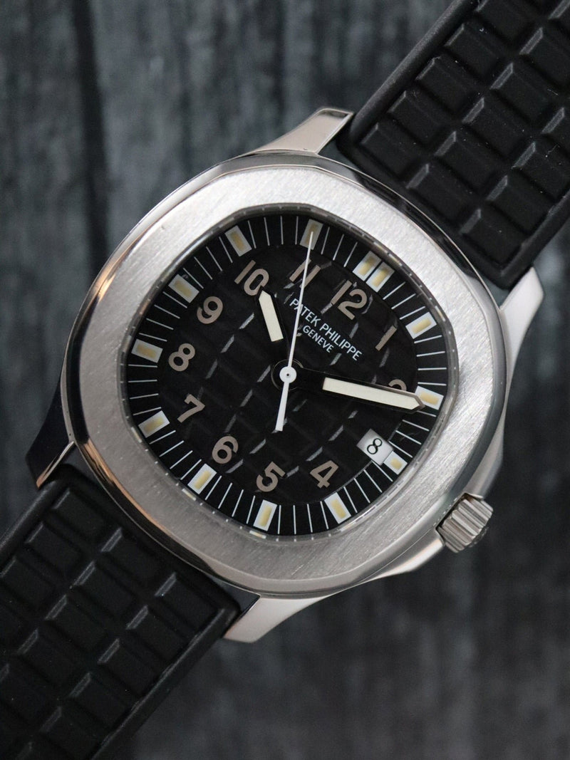 40312: Patek Philippe Mid-Size Aquanaut, Ref. 5064A, Papers Dated 1999