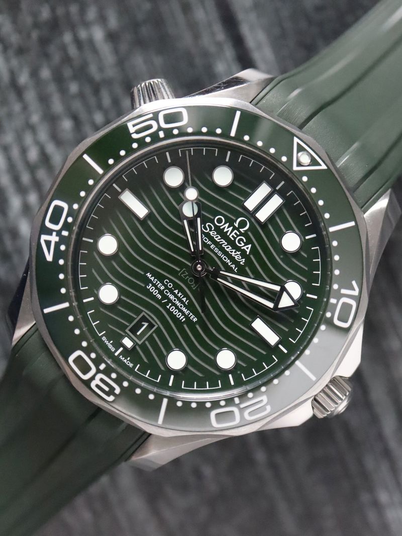 40846: Omega Seamaster Diver 300M, Ref. 210.30.42.20.10.001, Full Set 2025