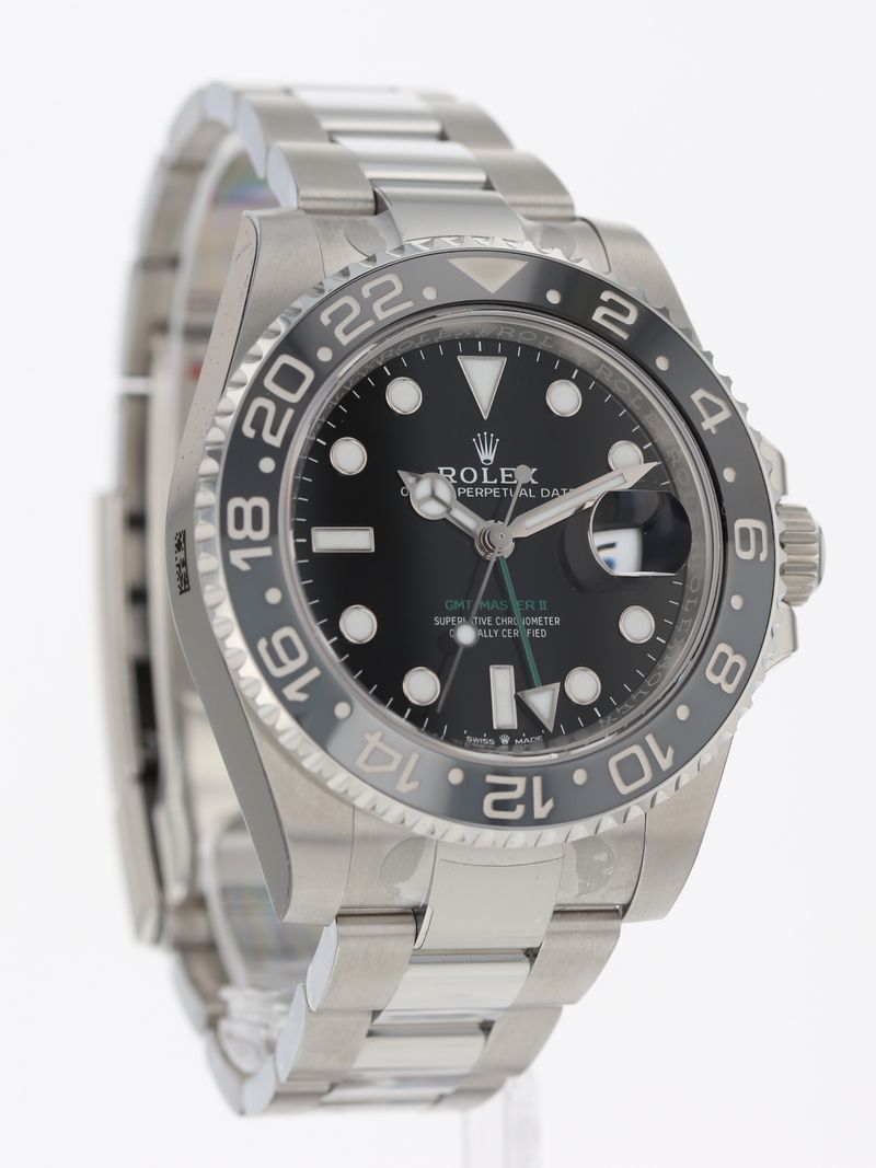 41017: Rolex GMT-Master II "Bruce Wayne", Ref. 126710GRNR, 2025 Full Set UNWORN