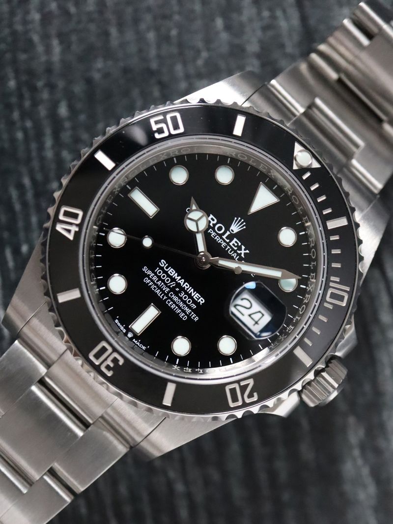 40881: Rolex Submariner 41, Ref. 126610LN, Box and 2021 Card