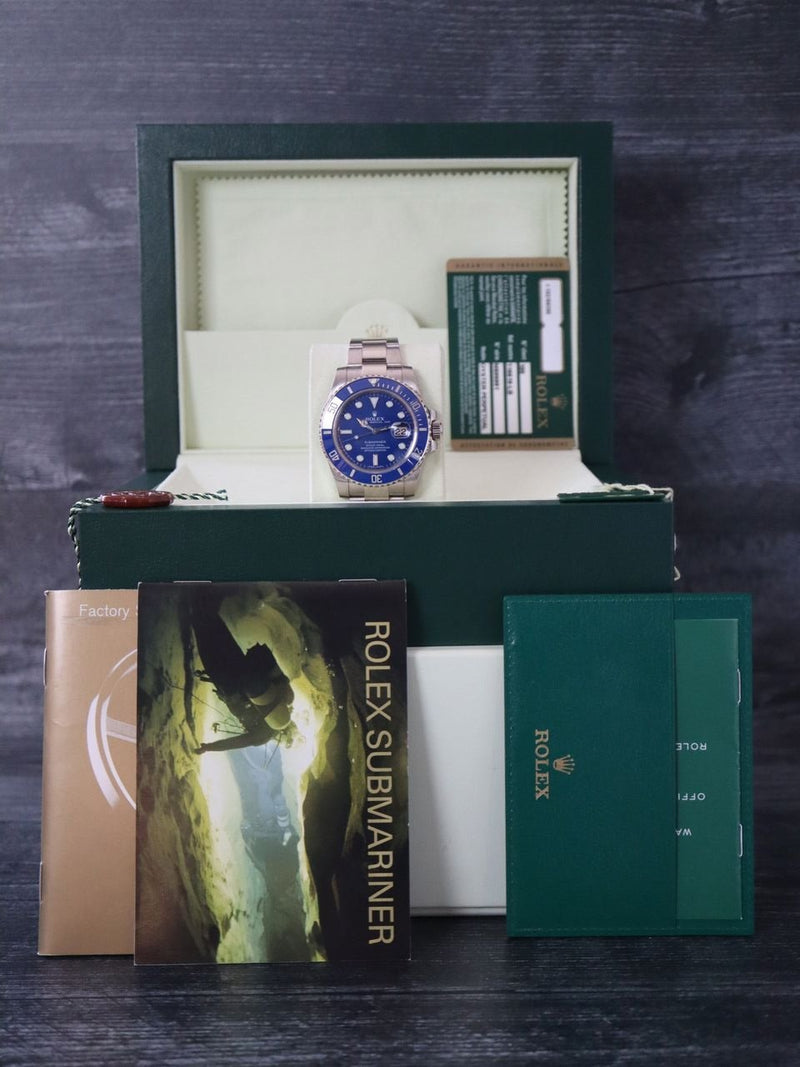 M40324: Rolex 18k White Gold Submariner 40, Ref. 116619LB, Box and Card 2009