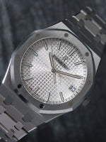 M41223: Audemars Piguet Royal Oak, Ref. 15500ST, Box and Card LIKE NEW
