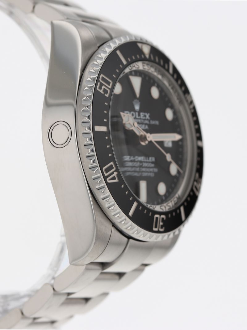 40856: Rolex DeepSea Sea-Dweller, Ref. 126660, 2018 Full Set + 2025 Service Card