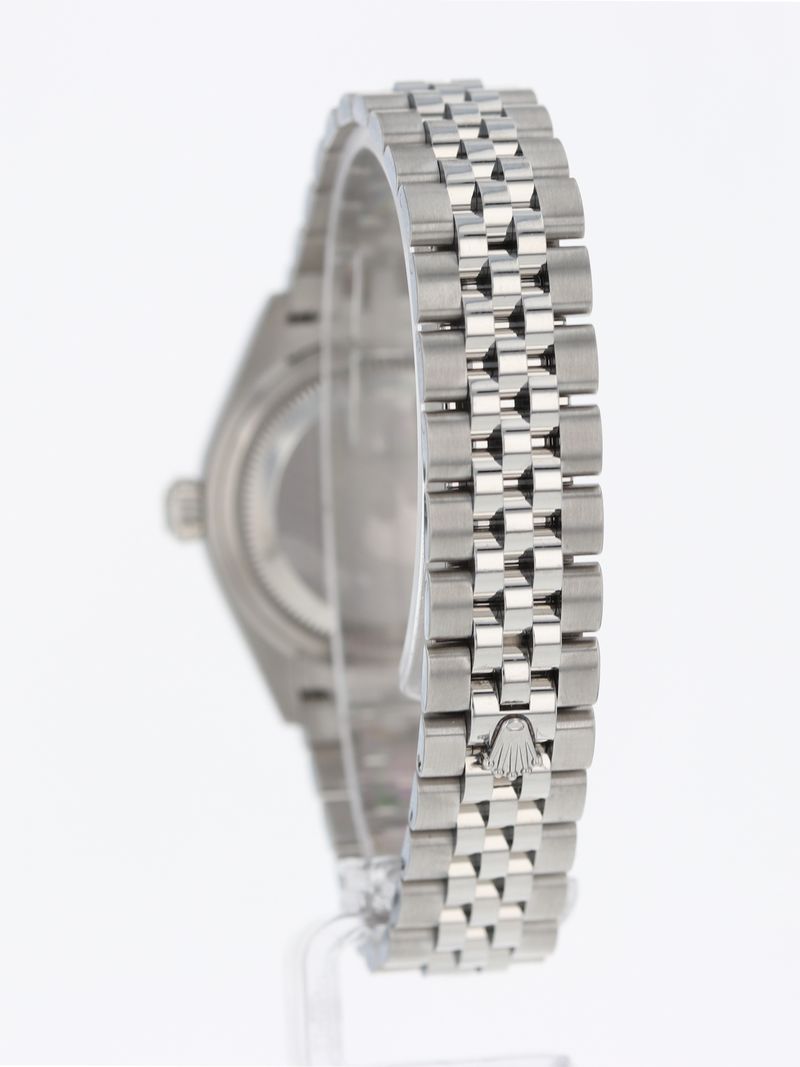 40902: Rolex Ladies Datejust 28, Ref. 279174, Box and 2020 Card