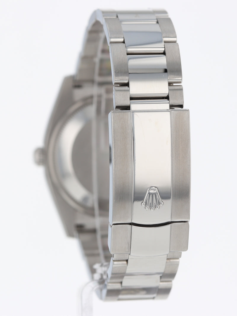 38528: Rolex Stainless Steel Date, Size 34mm, Ref. 115200